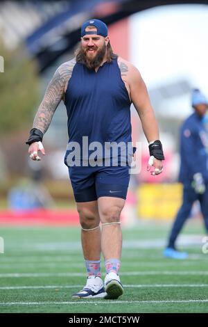 Tennessee Titans guard Jordan Roos (70) takes a break during their game  against the Las Vegas Raiders Sunday, Sept. 25, 2022, in Nashville, Tenn.  (AP Photo/Wade Payne Stock Photo - Alamy