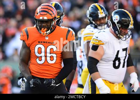 Cincinnati Bengals defensive end Cameron Sample (96) drops into coverage  against the Los Angeles Rams in Super Bowl 56, Sunday, Feb. 13, 2022 in  Inglewood, Calif. (AP Photo/Steve Luciano Stock Photo - Alamy