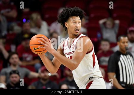 Arkansas forward Jaylin Williams (10) drives against Mississippi State ...