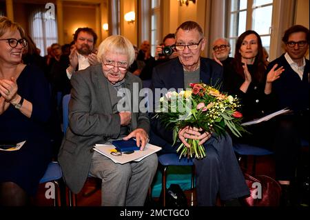 Andreas Reimann mit Ehemann Dieter Ramke bei der Preisverleihung des Lessing-Preises 2023 im Rathaus. Kamenz, 21.01.2023 Stock Photo