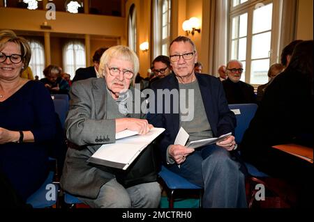 Andreas Reimann mit Ehemann Dieter Ramke bei der Preisverleihung des Lessing-Preises 2023 im Rathaus. Kamenz, 21.01.2023 Stock Photo