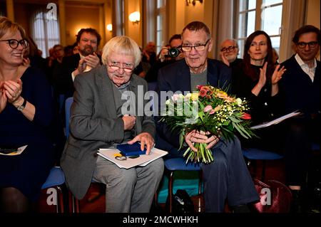 Andreas Reimann mit Ehemann Dieter Ramke bei der Preisverleihung des Lessing-Preises 2023 im Rathaus. Kamenz, 21.01.2023 Stock Photo