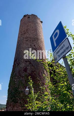 Medieval keep Hinterturm, sign parking space reserved for tower keeper, Old Town, Schlitz, Vogelsberg, Hesse, Germany Stock Photo