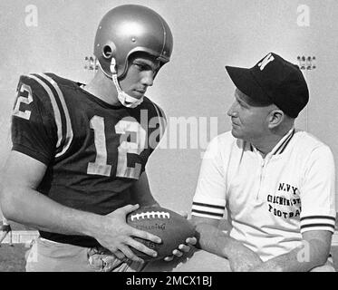 Roger staubach hi-res stock photography and images - Alamy