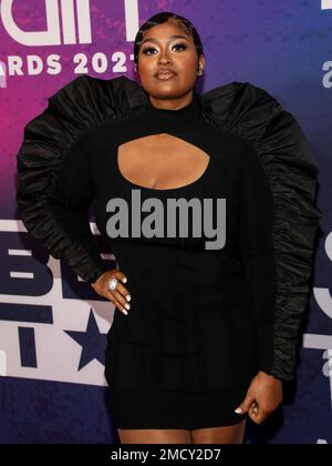 21 Savage attends the 2021 SOUL TRAIN AWARDS arrivals red carpet at the  Apollo in New York, NY, on November 20, 2021. (Photo by Udo Salters/Sipa  USA Stock Photo - Alamy