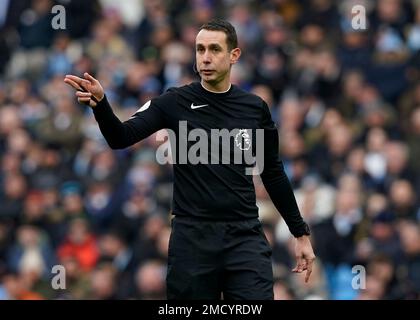 Manchester, UK. 22nd Jan, 2023. Referee David Coote during the Premier League match at the Etihad Stadium, Manchester. Picture credit should read: Andrew Yates/Sportimage Credit: Sportimage/Alamy Live News Stock Photo