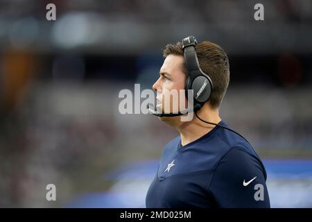 Dallas Cowboys offensive coordinator Kellen Moore reacts to a play during  an NFL football game against the Washington Commanders, Sunday, Oct. 2,  2022, in Arlington. (AP Photo/Tyler Kaufman Stock Photo - Alamy