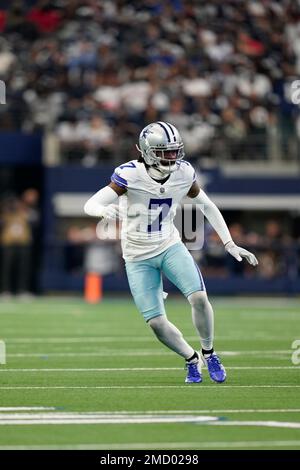 Dallas Cowboys defensive back Trevon Diggs (7) looks to defend