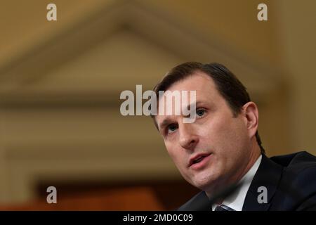 Democratic staff attorney Daniel Goldman testifies as the House ...