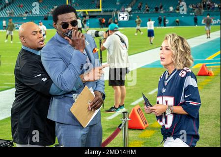 From left, Oakland Raiders head coach Jon Gruden, GM Reggie McKenzie, NFL  Network host Andrew Siciliano, Hall of Famer Rod Woodson and San Francisco  49ers GM John Lynch are seen at the