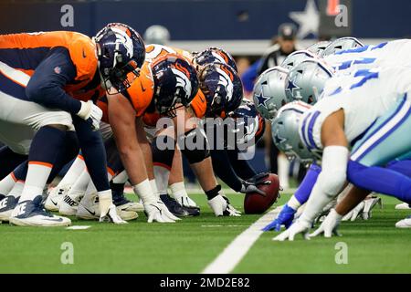 The Houston Texans line up at the scrimmage line against the Philadelphia  Eagles during an NFL football game in Houston, Thursday, Nov. 3, 2022. (AP  Photo/Tony Gutierrez Stock Photo - Alamy