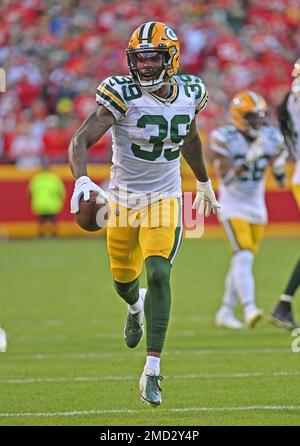 Green Bay, WI, USA. 11th Nov, 2018. Green Bay Packers defensive back Raven  Greene #36 returns a fake punt for a first down during the NFL Football game  between the Miami Dolphins