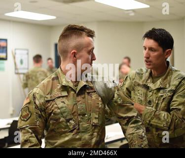 https://l450v.alamy.com/450v/2md466x/us-air-force-airman-first-class-tyler-hughs-security-forces-airman-183d-wing-springfield-illinois-watches-as-sergeant-first-class-peter-ahart-68-whiskey-course-manager-129th-regimental-training-instructor-camp-lincoln-springfield-illinois-demonstrates-the-proper-way-to-apply-a-bandage-in-a-hands-on-practical-as-part-of-combat-lifesaver-course-at-camp-lincoln-on-july-12-2022-airman-from-the-183d-security-forces-squadron-sfs-participated-in-a-combat-lifesaver-course-with-soldiers-from-camp-lincoln-springfield-illinois-as-part-of-a-training-requirement-with-both-classroom-instruc-2md466x.jpg