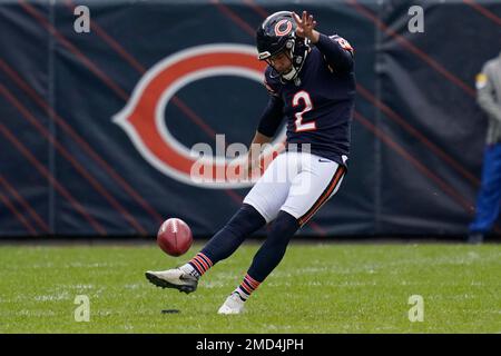 Chicago Bears kicker Cairo Santos (2) talks with Seattle Seahawks kicker  Jason Myers (5) before an NFL football game, Thursday, Aug. 18, 2022, in  Seattle. (AP Photo/Caean Couto Stock Photo - Alamy