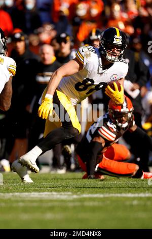 Pittsburgh Steelers Tight End Pat Freiermuth (88) Catches A Touchdown ...