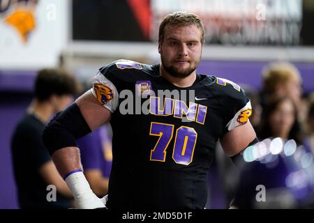 Northern Iowa offensive lineman Trevor Penning stretches before a drill at  an NCAA college football pro day, Monday, March 21, 2022, in Cedar Falls,  Iowa. (AP Photo/Charlie Neibergall Stock Photo - Alamy