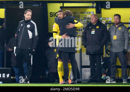 Sebastien HALLER (DO) is substituted on by Edin TERZIC (coach, DO), substitution, soccer 1st Bundesliga, 16th matchday, Borussia Dortmund (DO) - FC Augsburg (A) 4: 3, on January 22nd, 2023 in Dortmund/ Germany . Stock Photo
