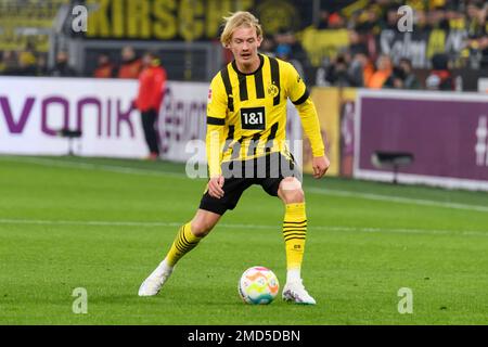 Julian BRANDT (DO) with ball, single action with ball, action, soccer 1st Bundesliga, 16th matchday, Borussia Dortmund (DO) - FC Augsburg (A) 4: 3, on January 22nd, 2023 in Dortmund/Germany. Stock Photo