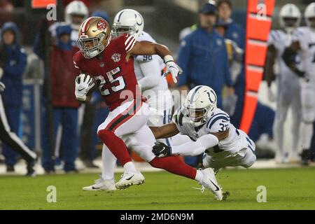 Indianapolis Colts safety Shawn Davis (31) breaks up a pass