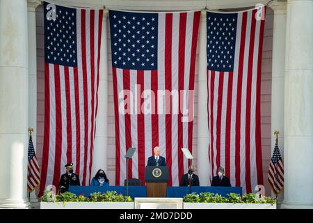 Reportage: President Joe Biden delivers remarks at the annual National Veterans Day Observance ceremony, Thursday, November 11, 2021, in the Memorial Amphitheater at Arlington National Cemetery Stock Photo