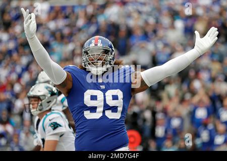 New York Giants defensive end Leonard Williams (99) reacts in the second  half of an NFL