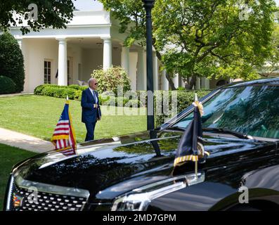 Reportage: President Joe Biden walks from the Oval Office of the White House to the Presidential limousine on the South Lawn driveway Tuesday, July 27, 2021 Stock Photo