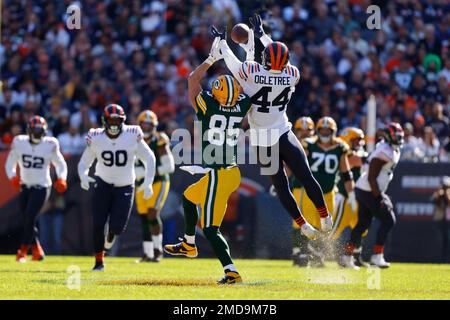 Chicago Bears inside linebacker Alec Ogletree (44) runs on the field during  the first half of