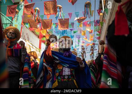 January 22, 2023: Thousands of residents of Chiapa de Corzo celebrate the tradition of the Fiesta Grande, parading through the streets of the city with Prachicos costumes and traditional women's dresses. (Credit Image: © Hector Adolfo Quintanar Perez/ZUMA Press Wire) EDITORIAL USAGE ONLY! Not for Commercial USAGE! Stock Photo