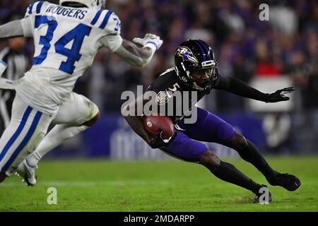 Baltimore Ravens wide receiver Marquise Brown (5) runs the ball