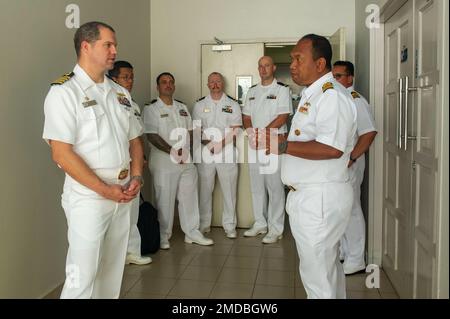 KOTA KINABALU, Malaysia (July 15, 2022) – Royal Malaysian Navy Capt. Kamalrulzaman bin Zainul, right, acting Submarine Force Commander and commanding officer of Submarine Training Centre, gives a tour to U.S. Navy Capt. John Frye, left, commanding officer of the Emory S. Land-class submarine tender USS Frank Cable (AS 40), and other officers assigned to Frank Cable of the Submarine Command Headquarters on Sepanggar Naval Base in Kota Kinabalu, Malaysia, July 15, 2022. Frank Cable is currently on patrol conducting expeditionary maintenance and logistics in support of a free and open Indo-Pacifi Stock Photo