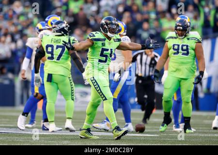 Santa Clara, United States. 12th Nov, 2019. San Francisco 49ers running  back Tevin Coleman (26) is tackled by Seattle Seahawks middle linebacker  Bobby Wagner (54) with an assist by a jersey pull