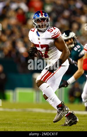 New York Giants linebacker Jarrad Davis (57) walks across the