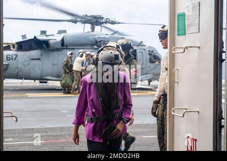 USS Essex 2008 Stock Photo - Alamy