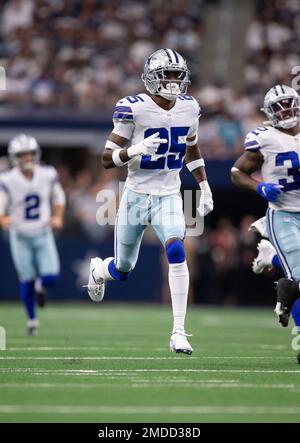 Dallas Cowboys cornerback Nahshon Wright (25) is seen after an NFL football  game against the Chicago Bears, Sunday, Oct. 30, 2022, in Arlington, Texas.  Dallas won 49-29. (AP Photo/Brandon Wade Stock Photo - Alamy