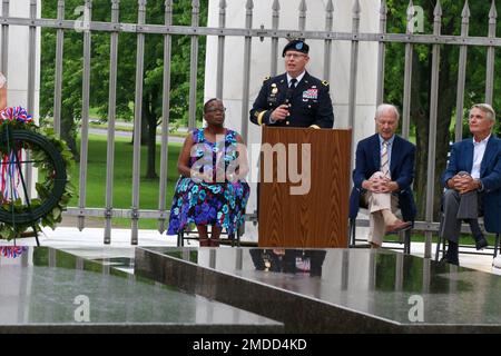 Brigadier Gen. John M. Dreska, commanding general, 311th Expeditionary Sustainment Command, speaks about the life and legacy of former President Warren G. Harding during a ceremony in Marion, Ohio, July 16, 2022. Dreska later placed a wreath on behalf of President Joseph R. Biden Jr., as a tribute to former President Warren G. Harding at his Marion, Ohio, tomb, July 16, 2022. The wreath was placed by during the ceremony. Stock Photo