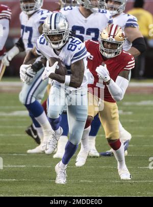 Santa Clara, United States. 22nd Jan, 2023. San Francisco 49ers wide  receiver Jauan Jennings (15) tries to fend off Dallas Cowboys defensive end  DeMarcus Lawrence (90) in the NFC Divisional Playoffs at