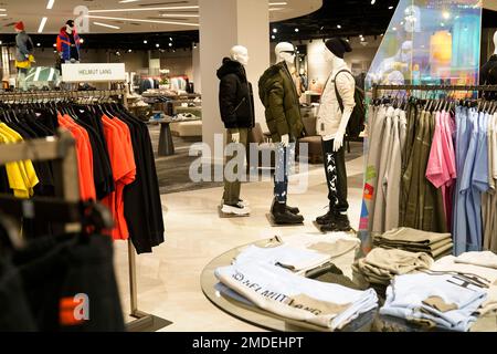 Displays are ready for customers before the opening of Saks Fifth Avenue at  the American Dream mall in East Rutherford, N.J., Wednesday, Sept. 15,  2021. (AP Photo/Seth Wenig Stock Photo - Alamy