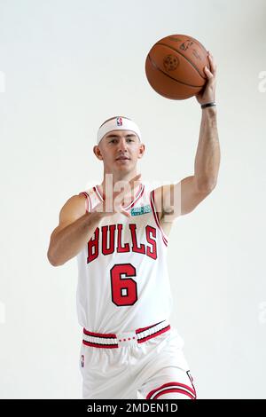 Chicago Bulls' Alex Caruso poses for photographers during the Bulls NBA  basketball media day Monday, Sept. 26, 2022, in Chicago. (AP Photo/Charles  Rex Arbogast Stock Photo - Alamy