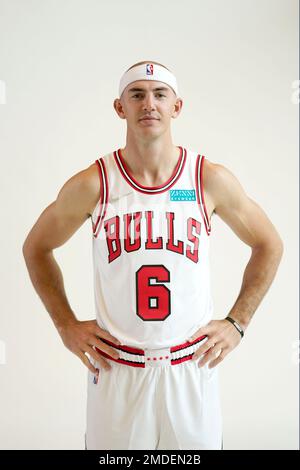 Chicago Bulls guard Alex Caruso stands for his headshot during the NBA  basketball team's media day Monday, Oct. 2, 2023, in Chicago. (AP  Photo/Charles Rex Arbogast Stock Photo - Alamy