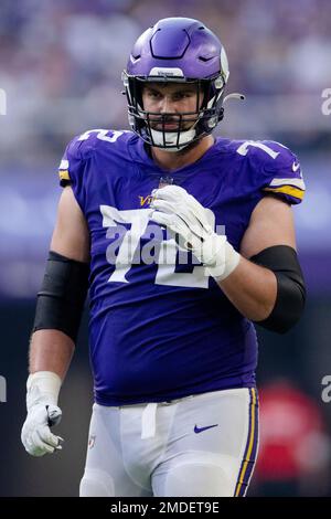 Minnesota Vikings guard Ezra Cleveland (72) in action during the second  half of an NFL football game against the Chicago Bears, Sunday, Oct. 9,  2022 in Minneapolis. (AP Photo/Stacy Bengs Stock Photo - Alamy