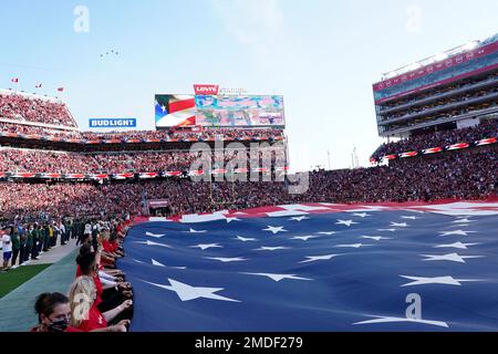 Navy Times - Navy F-35C jets fly over Levi's Stadium during the national  anthem before the NFL divisional playoff football game between the San  Francisco 49ers and the Minnesota Vikings on Saturday