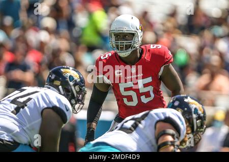 Santa Clara, California, USA. 7th Nov, 2021. San Francisco 49ers offensive  tackle Trent Williams (71) holds off Arizona Cardinals linebacker Chandler  Jones (55) from quarterback Jimmy Garoppolo (10) on Sunday, November 07