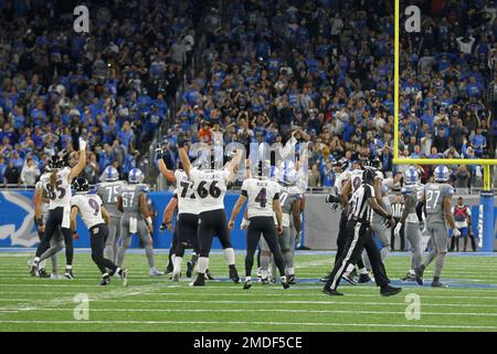 Baltimore Ravens players celebrate a Justin Tucker 66-yard field goal ...