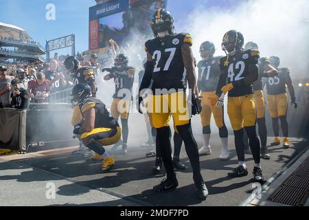 Pittsburgh Steelers' Marcus Allen prepares for an NFL football game against  the Indianapolis Colts, Monday, Nov. 28, 2022, in Indianapolis. (AP  Photo/Michael Conroy Stock Photo - Alamy