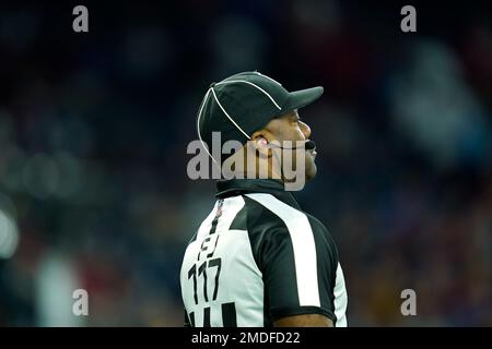 Miami Dolphins defensive tackle John Jenkins (77) walks off the field after  an NFL football game against Chicago Bears, Sunday, Nov. 6, 2022, in Chicago.  (AP Photo/Kamil Krzaczynski Stock Photo - Alamy