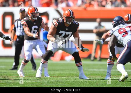 Cleveland Browns guard Wyatt Teller (77) stands on the sideline during an  NFL football game against the Cincinnati Bengals, Sunday, Sep. 10, 2023, in  Cleveland. (AP Photo/Kirk Irwin Stock Photo - Alamy