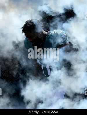 Philadelphia Eagles wide receiver Quez Watkins (16) warms up before an NFL  football game against the Indianapolis Colts in Indianapolis, Sunday, Nov.  20, 2022. (AP Photo/AJ Mast Stock Photo - Alamy