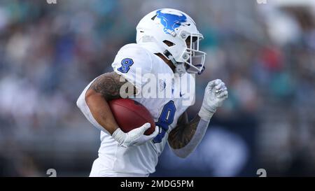 Aug 29, 2019: Buffalo Bulls running back Dylan McDuffie (8) rushes