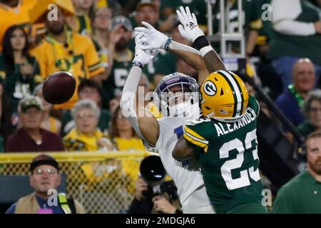 Chicago, IL, USA. 04th Dec, 2022. Chicago Bears #21 Darrynton Evans runs  past Packers #23 Jaire Alexander during a game against the Green Bay Packers  in Chicago, IL. Mike Wulf/CSM/Alamy Live News