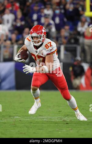 Kansas City Chiefs tight end Travis Kelce (87) against the San Francisco  49ers during an NFL preseason football game in Santa Clara, Calif.,  Saturday, Aug. 14, 2021. (AP Photo/Tony Avelar Stock Photo - Alamy